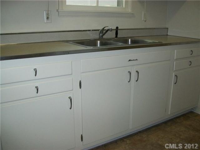 5418 Queen Anne Road Charlotte, NC 28217 - Photo 11 of 16 Gallery Image 11