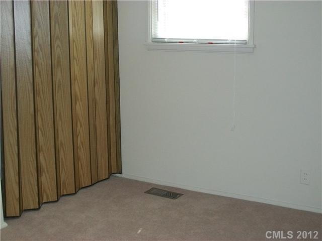 5418 Queen Anne Road Charlotte, NC 28217 - Photo 13 of 16 Gallery Image 13