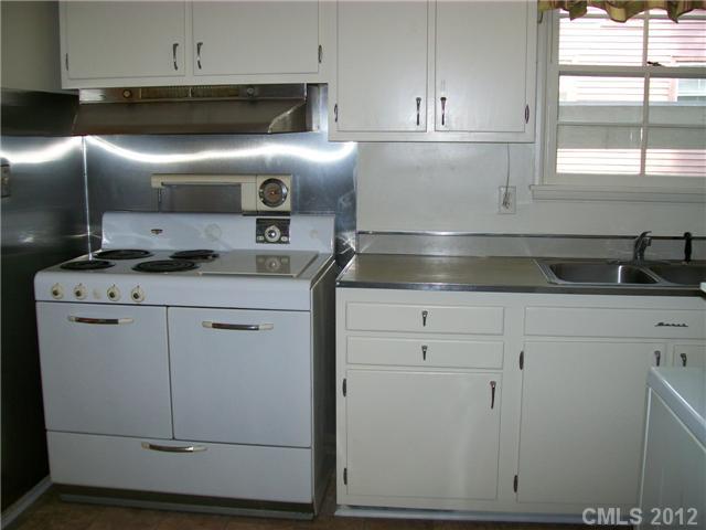 5418 Queen Anne Road Charlotte, NC 28217 - Photo 10 of 16 Gallery Image 10