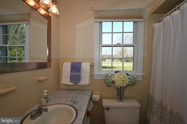 27864 Haley Road Easton, MD 21601 - Photo 2 of 29 Private bath off Bedroom #2