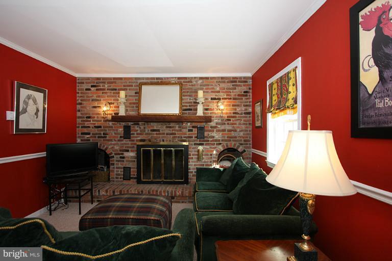 27864 Haley Road Easton, MD 21601 - Photo 20 of 29 Den/Office wood burning fireplace