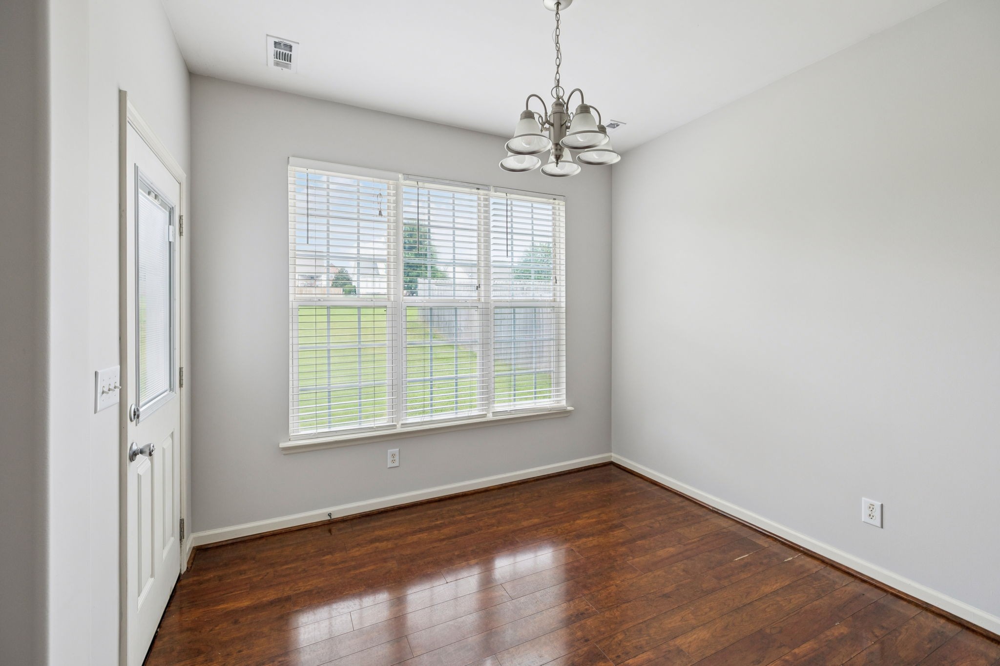2010 Patrick Way Spring Hill, TN 37174 - Photo 9 of 56 Gallery Image 9