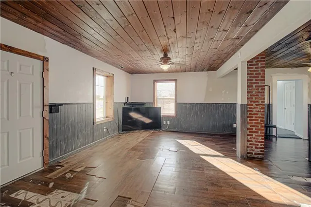 $374,900 | 10336 Shach Creek Road, Excelsior Springs, MO 64024