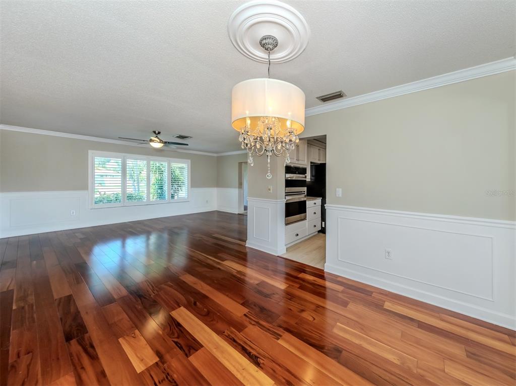 1224 Pine Needle Road Venice, FL 34285 - Photo 14 of 94 Gallery Image 14