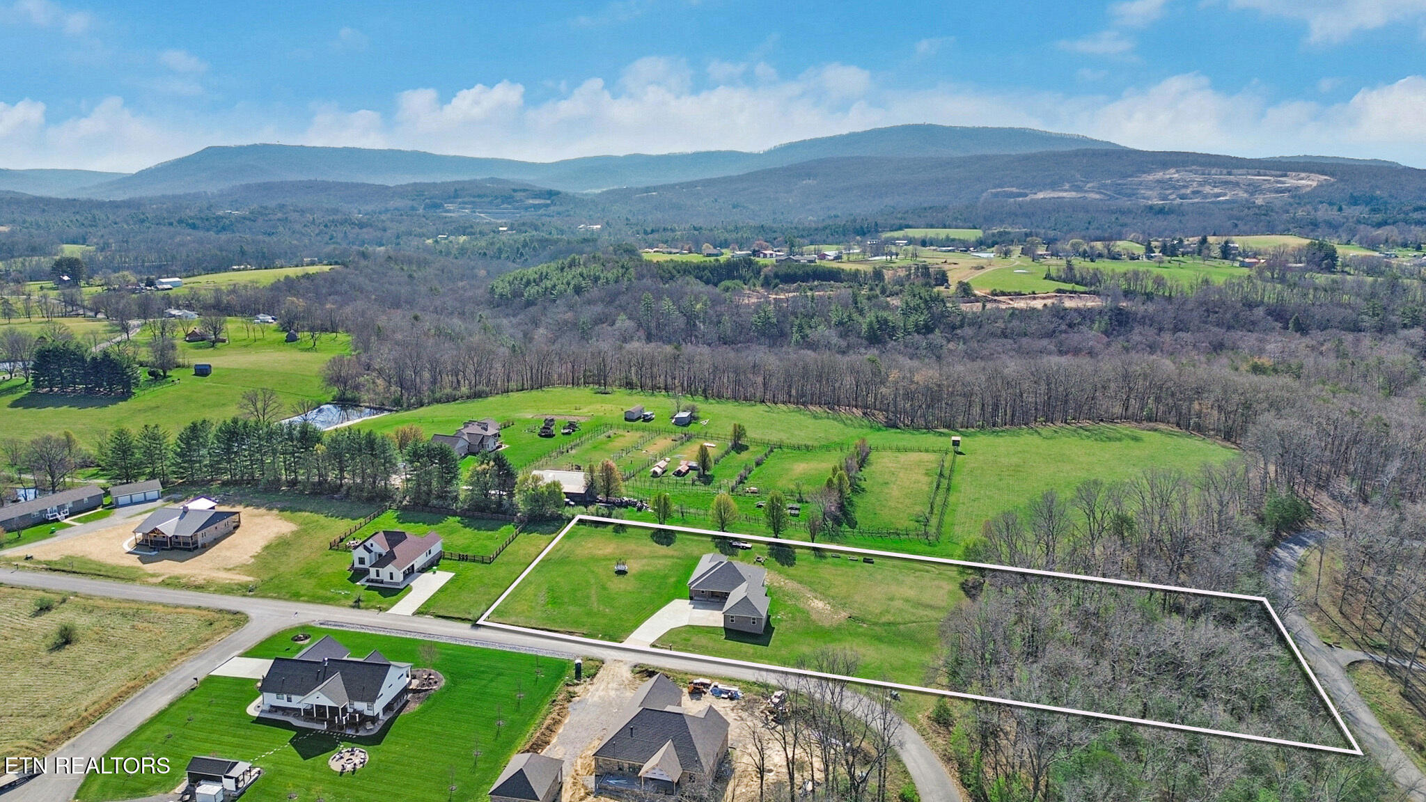 830 Keating Loop Crossville, TN 38555 - Photo 2 of 48 1