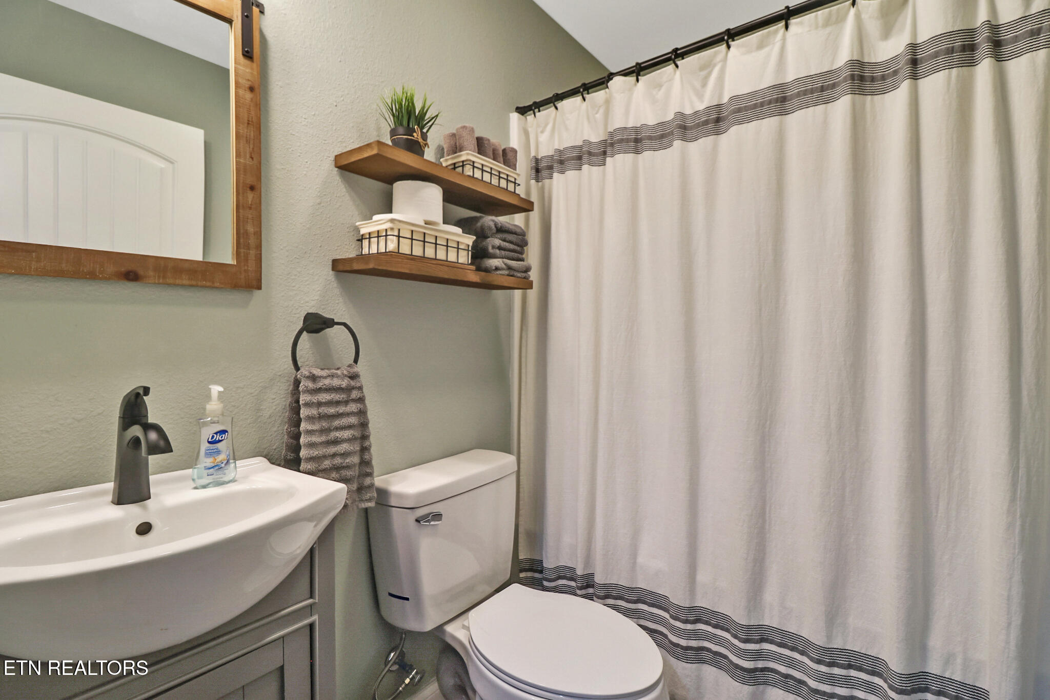 830 Keating Loop Crossville, TN 38555 - Photo 33 of 48 if1a5513-if1a5517