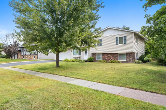 $388,900 | 16546 Foliage Avenue, Lakeville, MN 55068