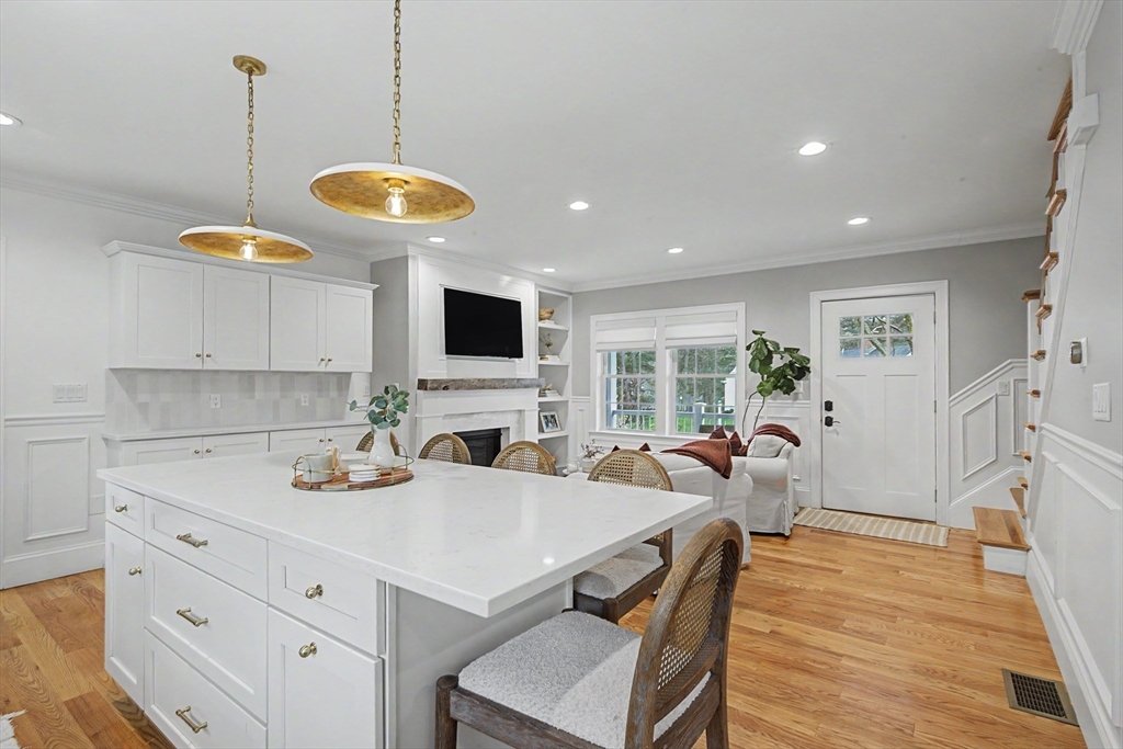 16 Forest Road Westwood, MA 02090 - Photo 4 of 40 Gallery Image 4
