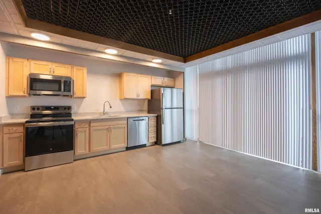 $1,100 | 509 9th Street, Unit 304, De Witt, IA 52742