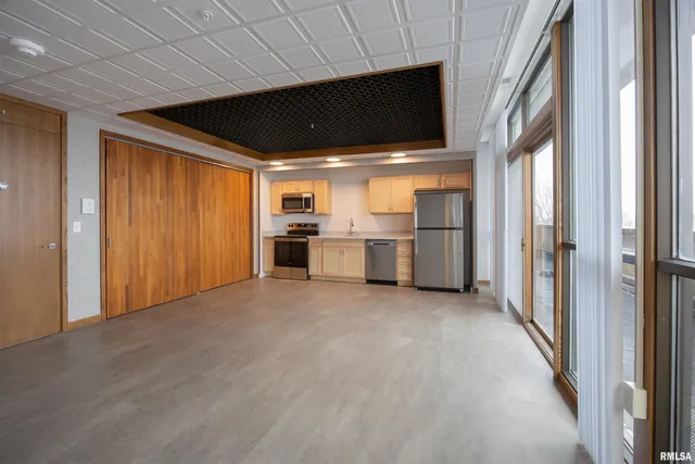 $1,100 | 509 9th Street, Unit 304, De Witt, IA 52742