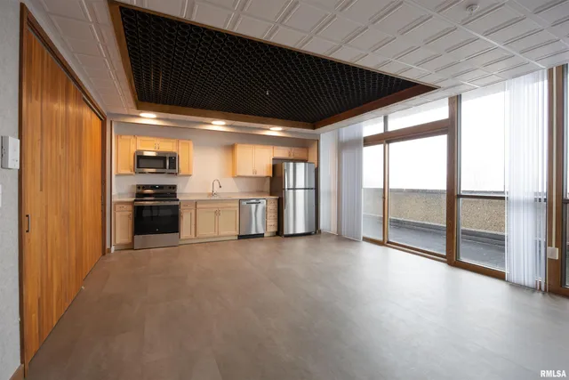 $1,100 | 509 9th Street, Unit 304, De Witt, IA 52742