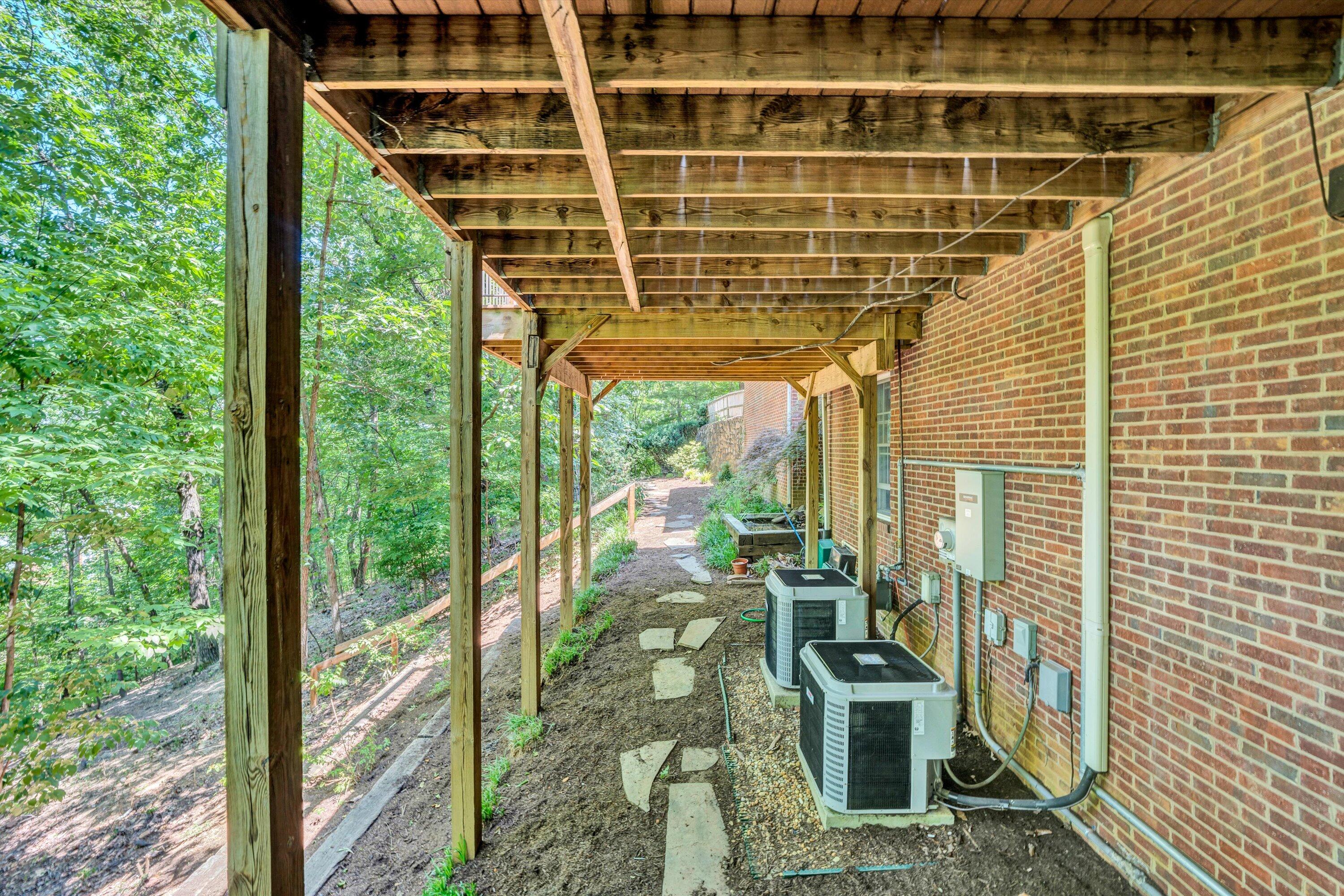 1365 Hidden View Road Southwest Roanoke, VA 24015 - Photo 54 of 63 55-062520240105