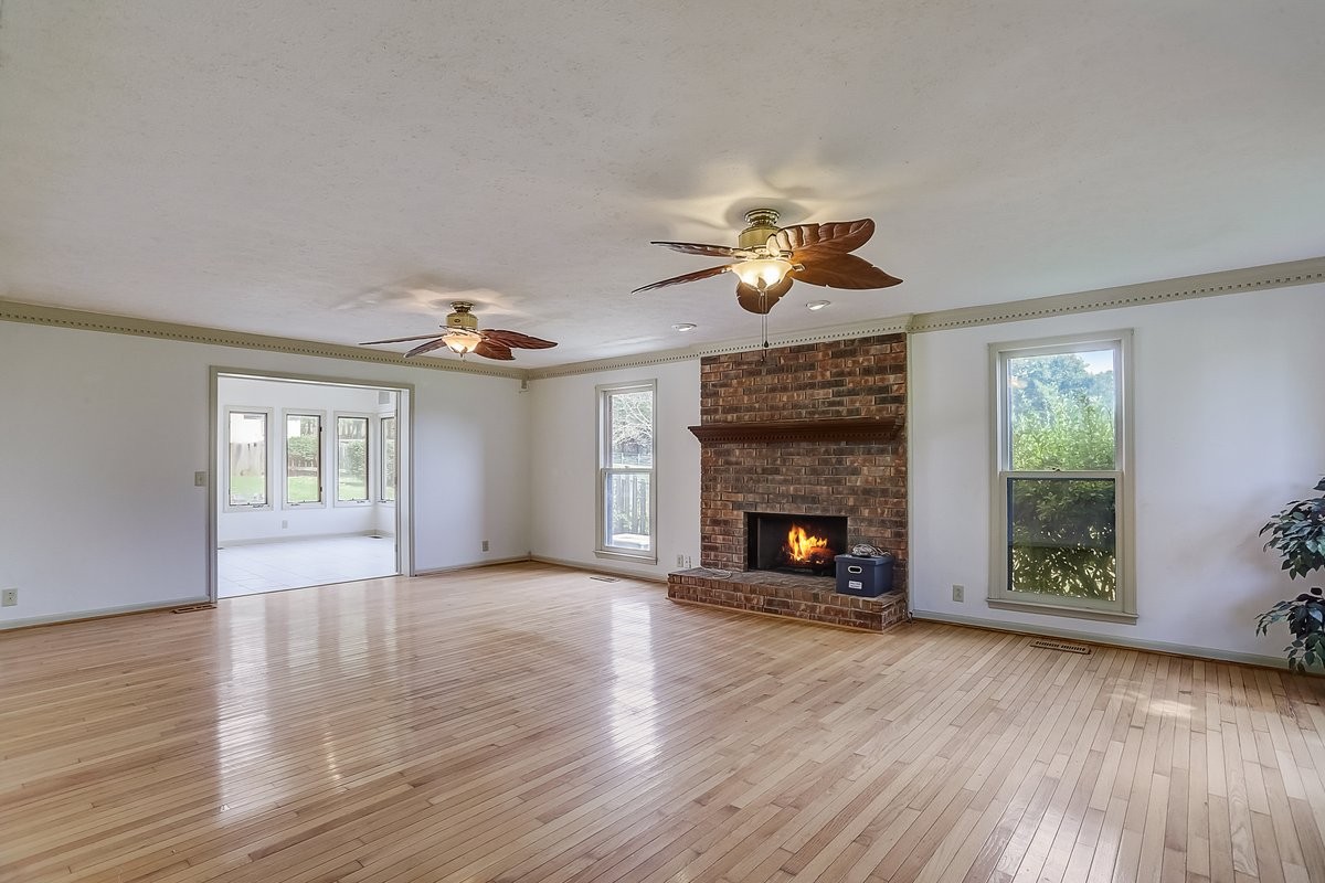 1525 Neelys Bend Road Madison, TN 37115 - Photo 4 of 35 Gallery Image 4