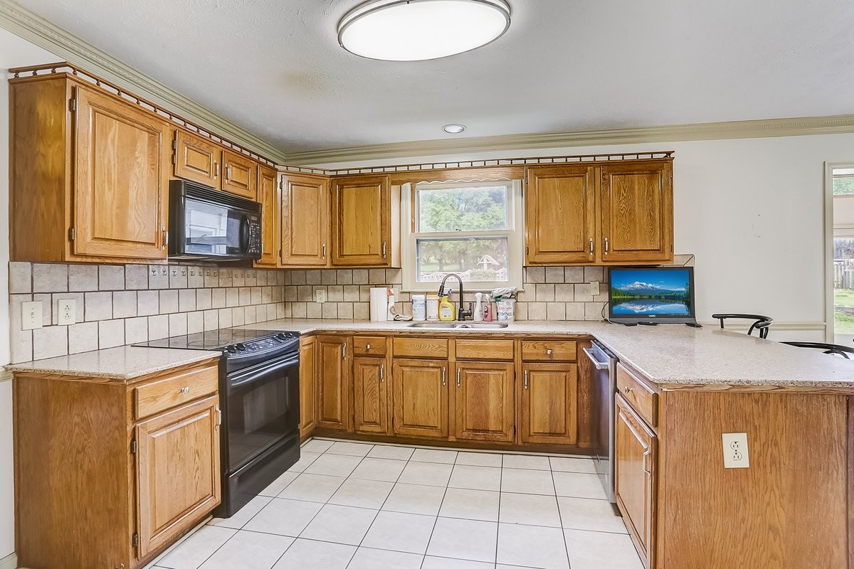 1525 Neelys Bend Road Madison, TN 37115 - Photo 7 of 35 Gallery Image 7