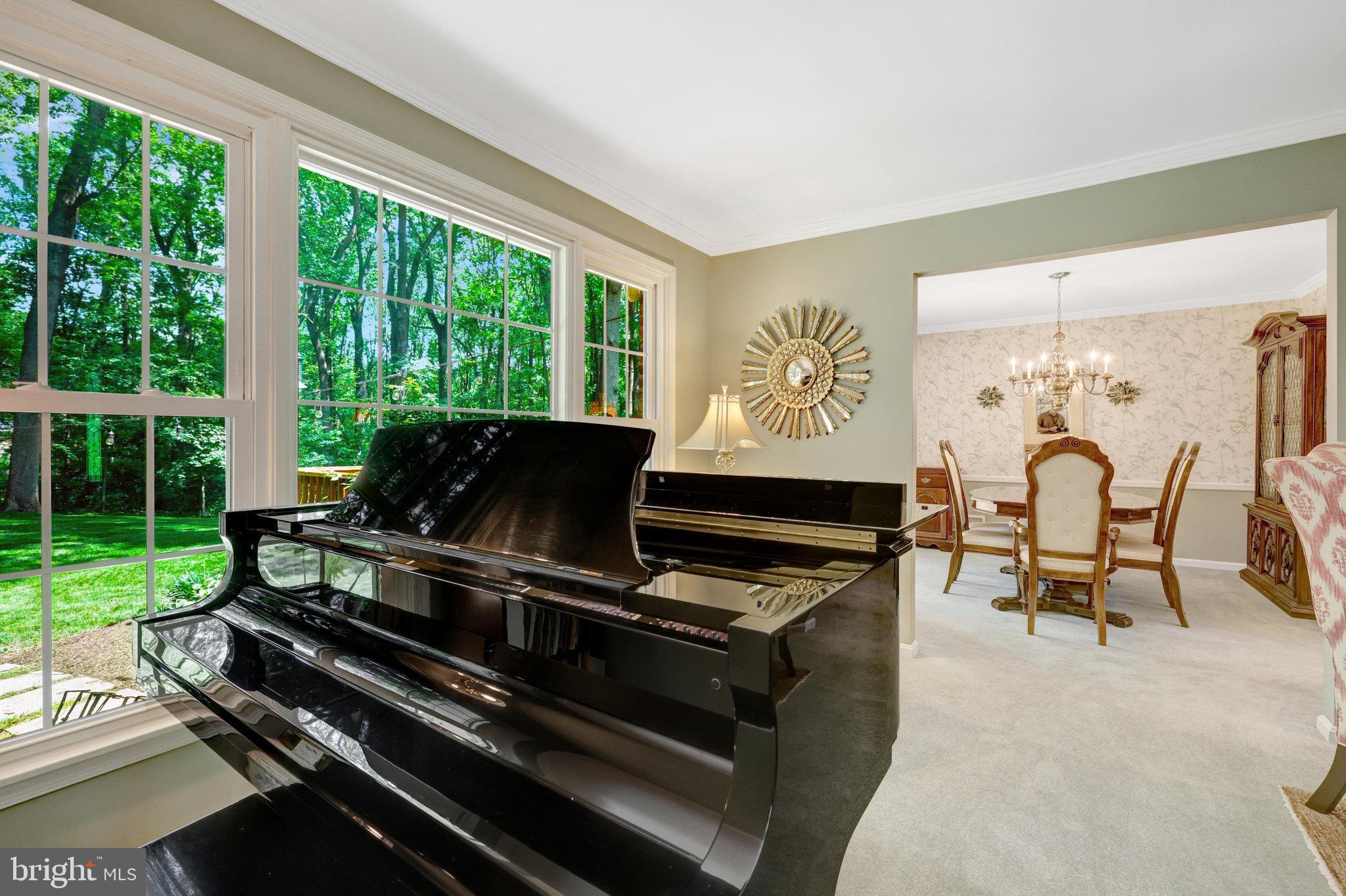 2042 Carrhill Road Vienna, VA 22181 - Photo 13 of 80