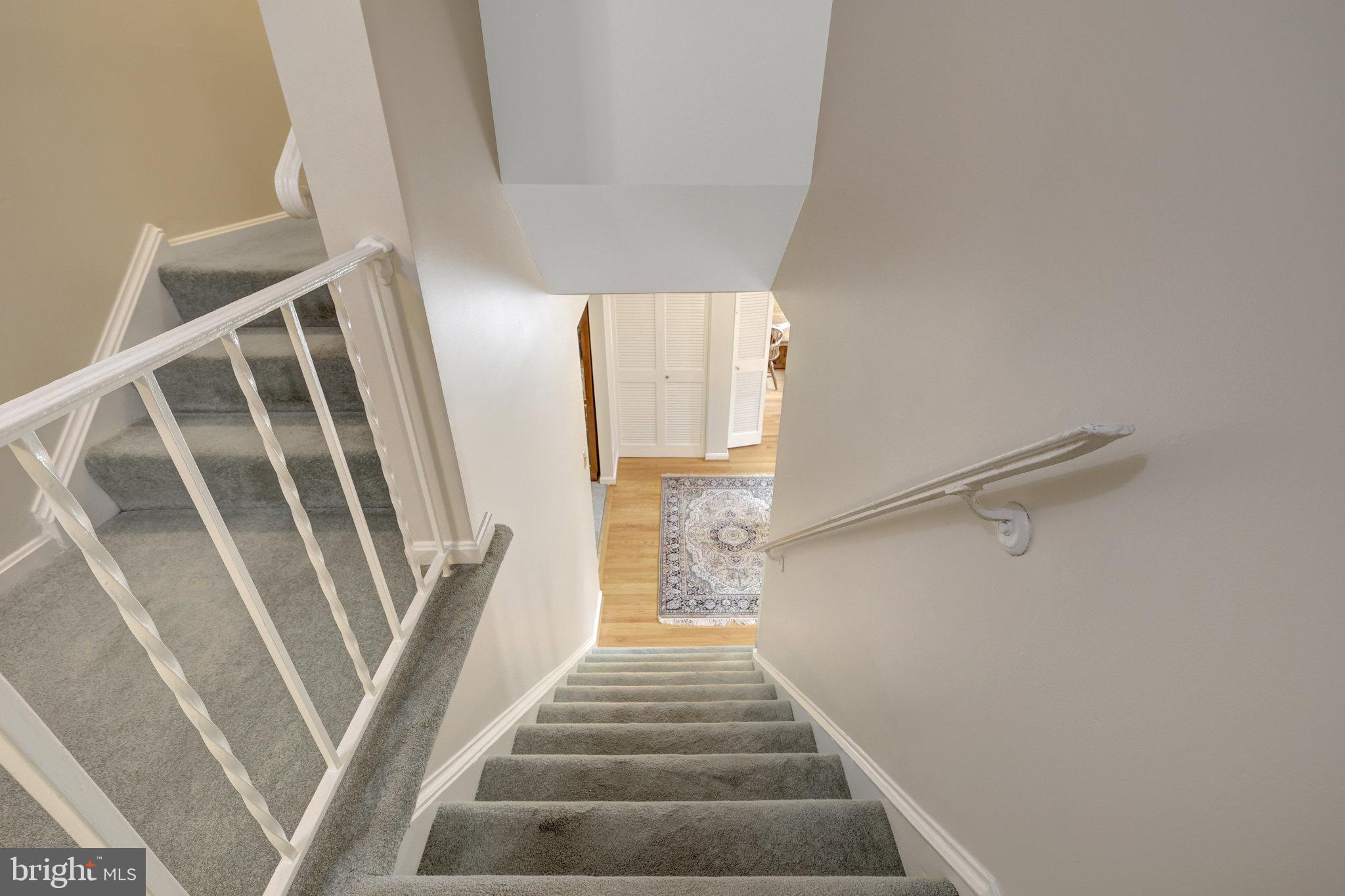 2042 Carrhill Road Vienna, VA 22181 - Photo 37 of 80 a view of entryway