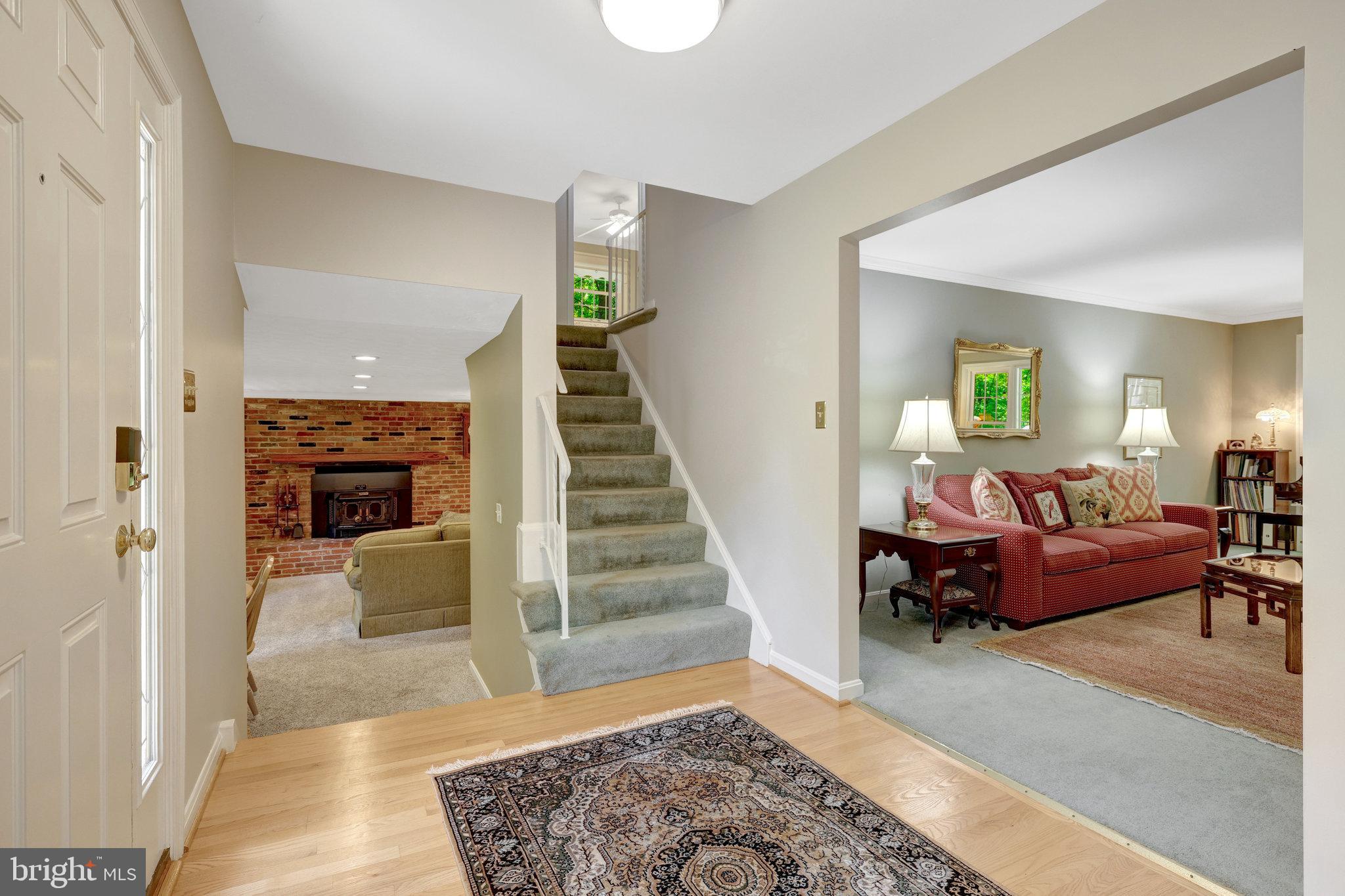 2042 Carrhill Road Vienna, VA 22181 - Photo 6 of 80