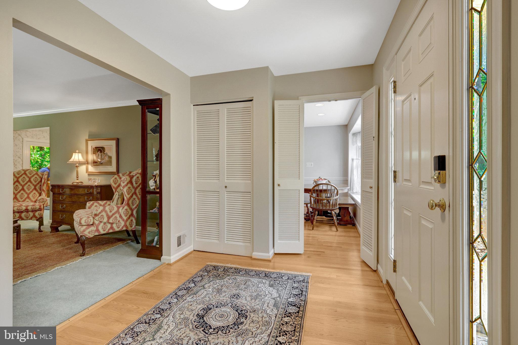 2042 Carrhill Road Vienna, VA 22181 - Photo 7 of 80