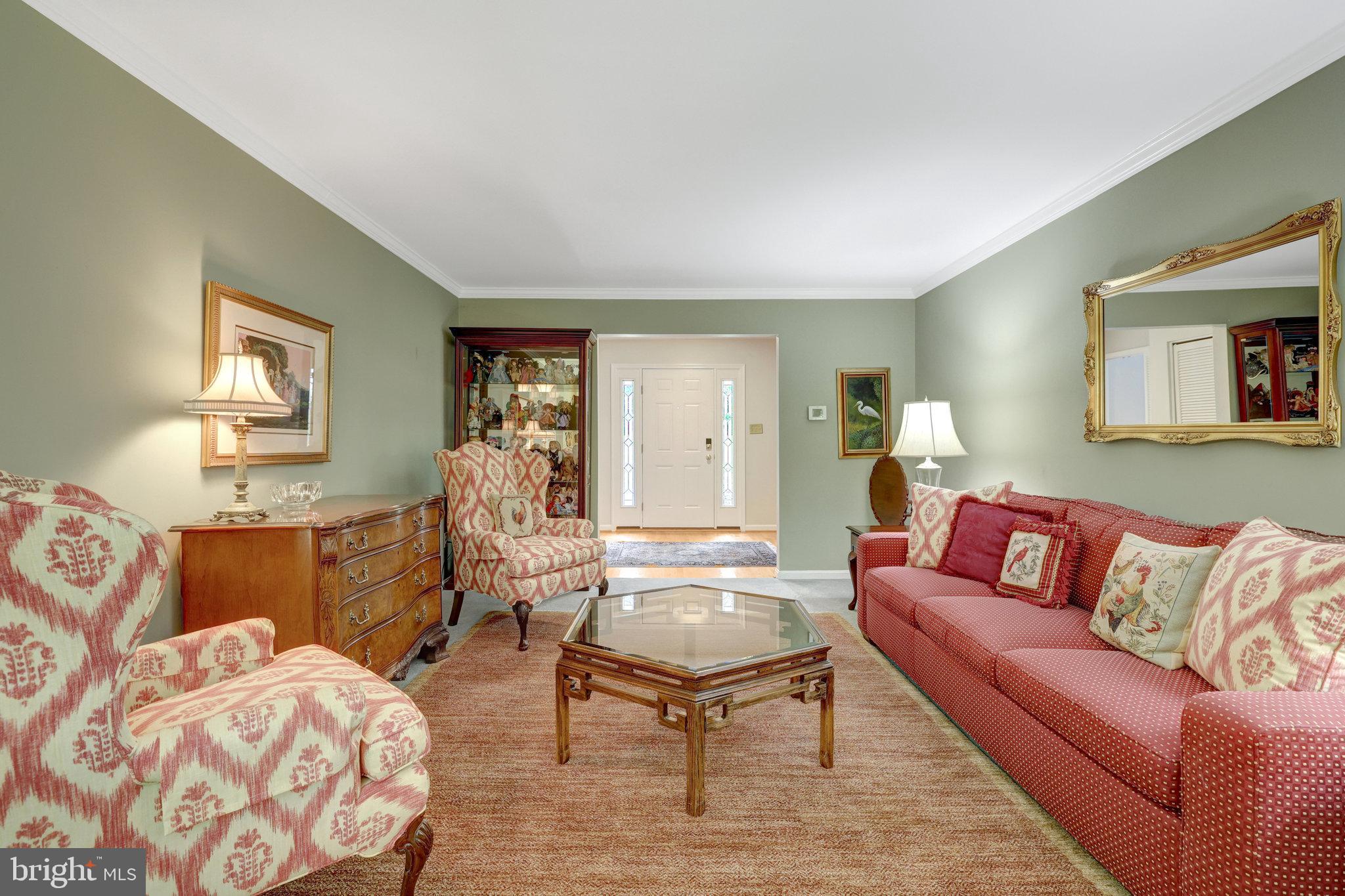 2042 Carrhill Road Vienna, VA 22181 - Photo 10 of 80 a living room with furniture and a wooden floor