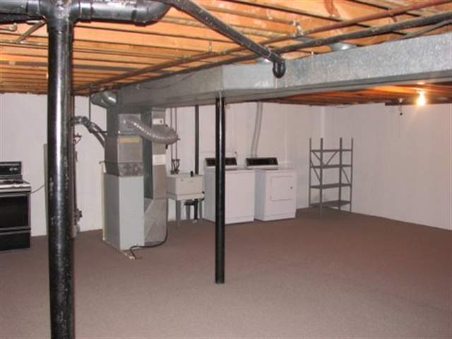 32969 Cedar Ridge Court Warren, MI 48093 - Photo 10 of 14 31056212-9.JPG