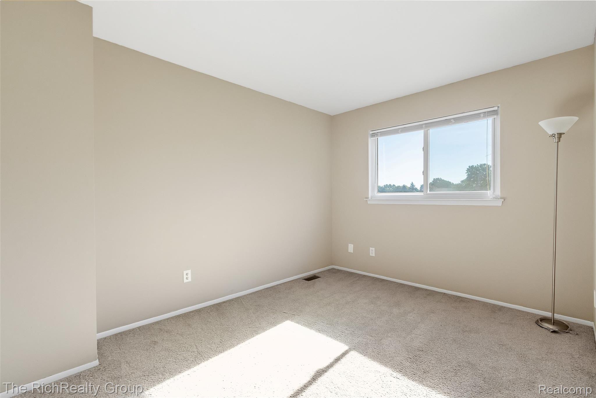 3625 Loon Lake Road Wixom, MI 48393 - Photo 23 of 45 3625 Loon Lake Rd (25).jpg