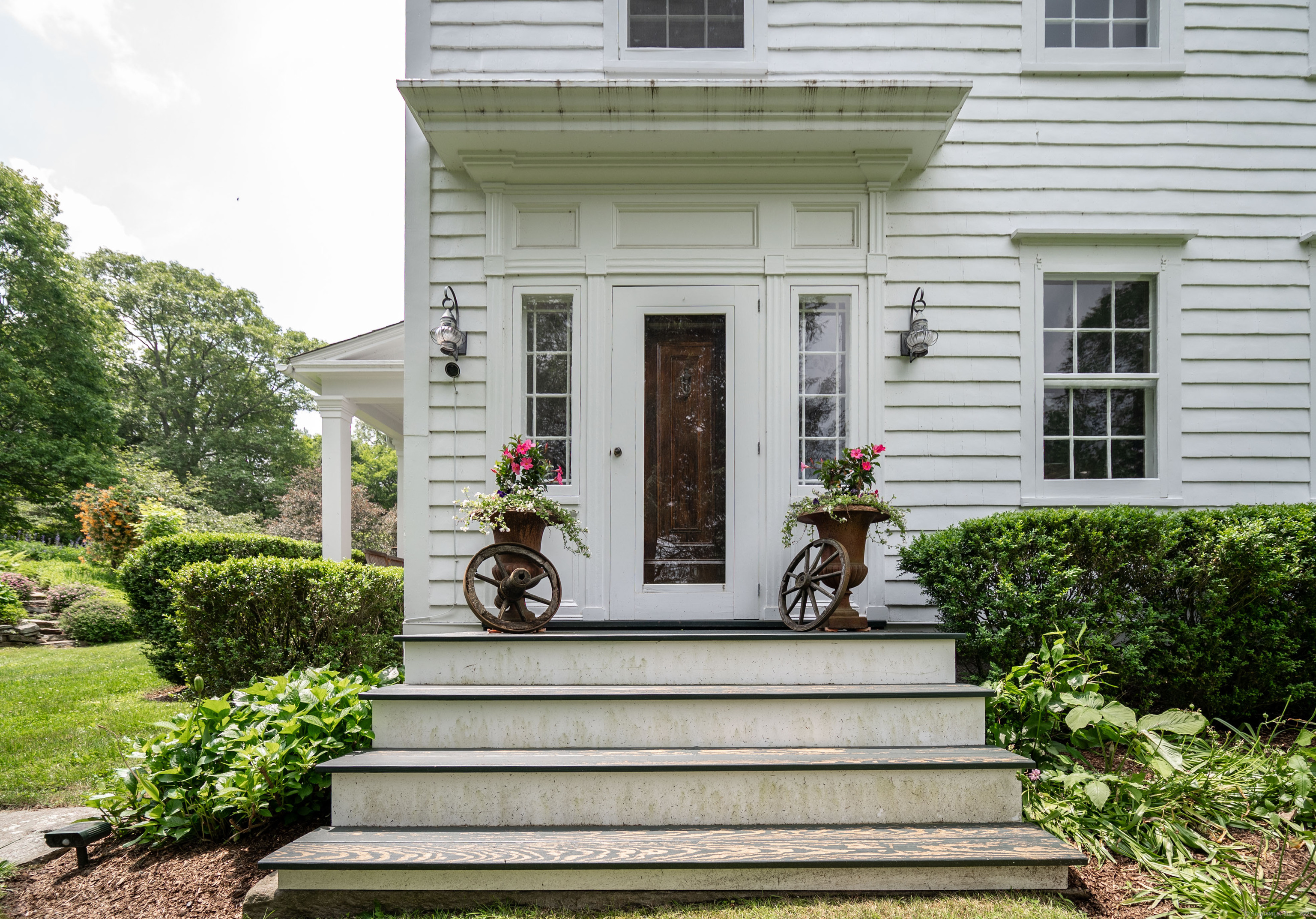 a view of house with outdoor space