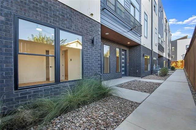 $679,000 | 2203 Hondo Avenue, Unit 106, Dallas, TX 75219
