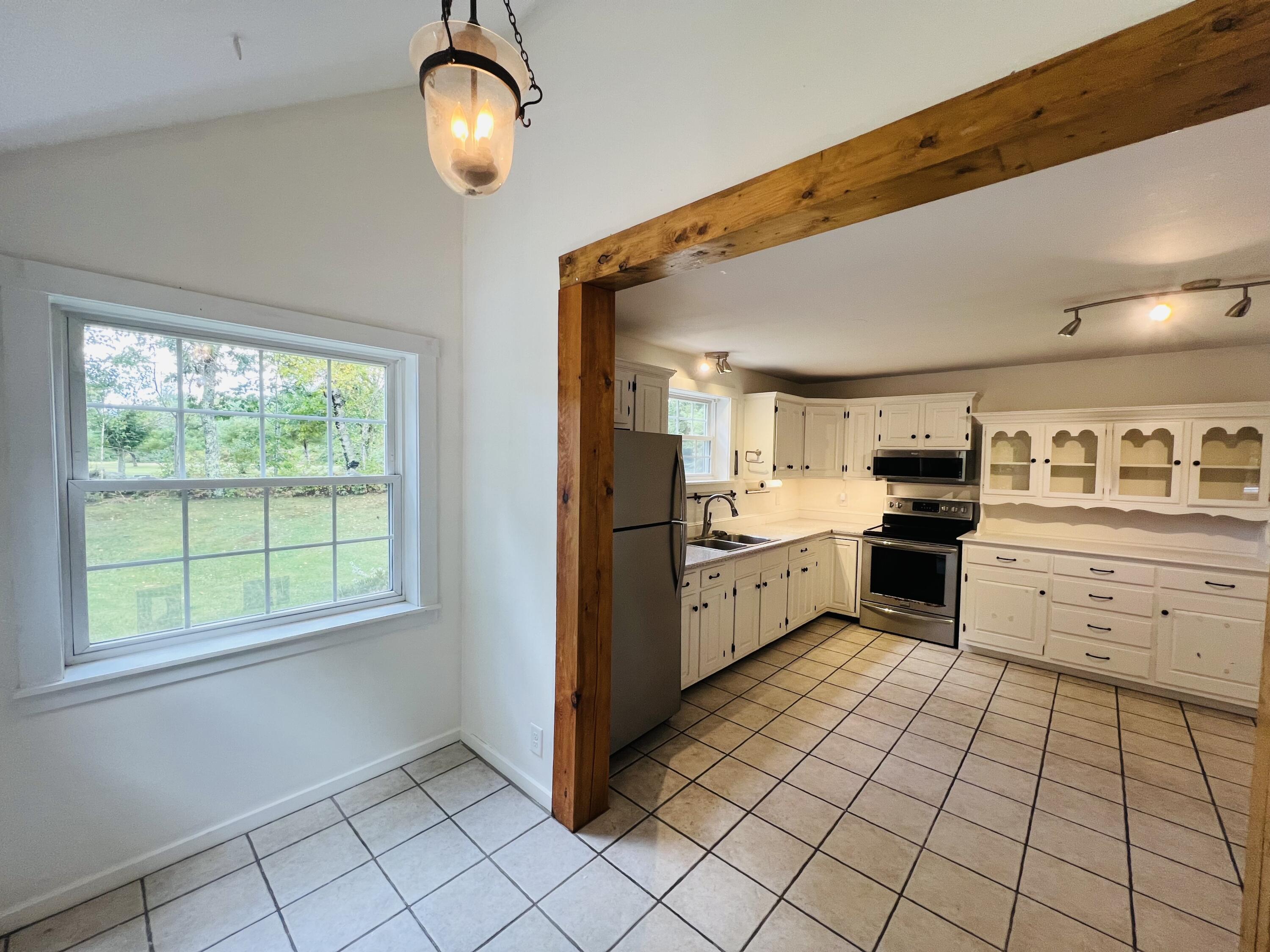 128 Fogler Road Hope, ME 04847 - Photo 3 of 36 Entry Room
