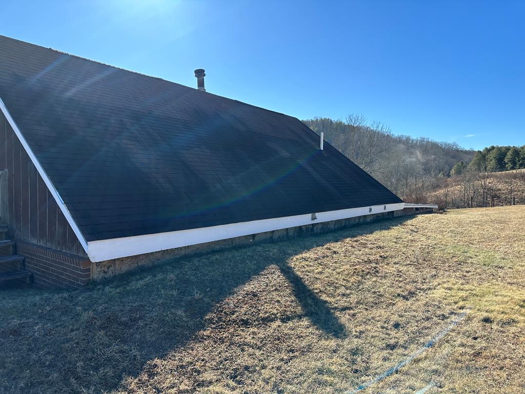 1007 Silver Leaf Road Dugspur, VA 24325 - Photo 14 of 65 Gallery Image 14