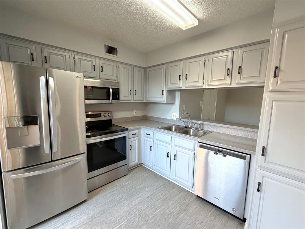 4233 Madera Road, Unit 4 Irving, TX 75038 - Photo 9 of 21