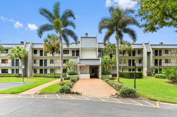 $149,900 | 4793 Esedra Court, Unit 307, Lake Worth, FL 33467