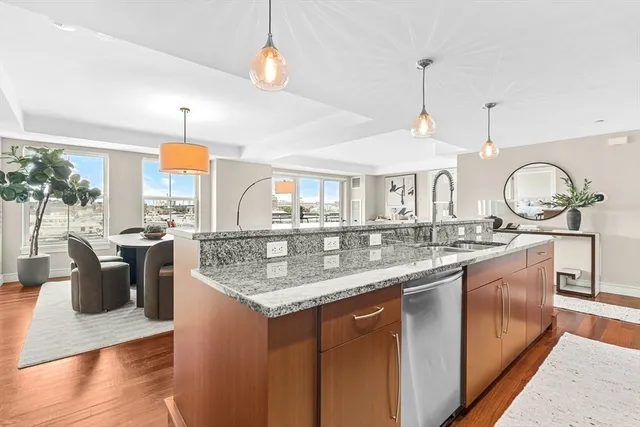 $1,825,000 | 3 Battery Wharf, Unit 3309, Boston, MA 02109
