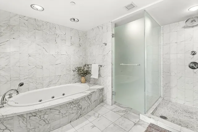 $1,825,000 | 3 Battery Wharf, Unit 3309, Boston, MA 02109