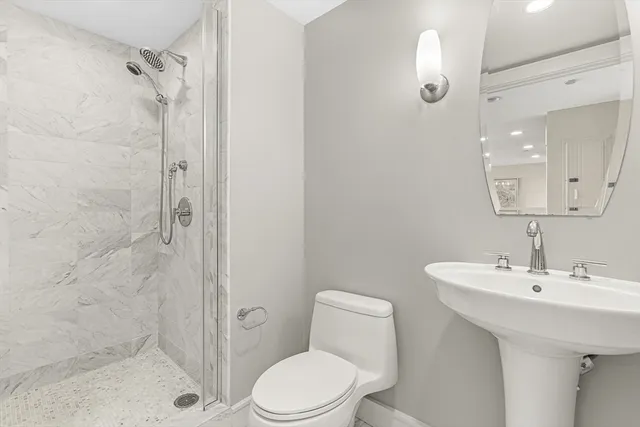 $1,825,000 | 3 Battery Wharf, Unit 3309, Boston, MA 02109