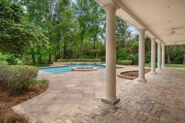 $1,075,000 | 119 Maple Ridge Way, Covington, LA 70433