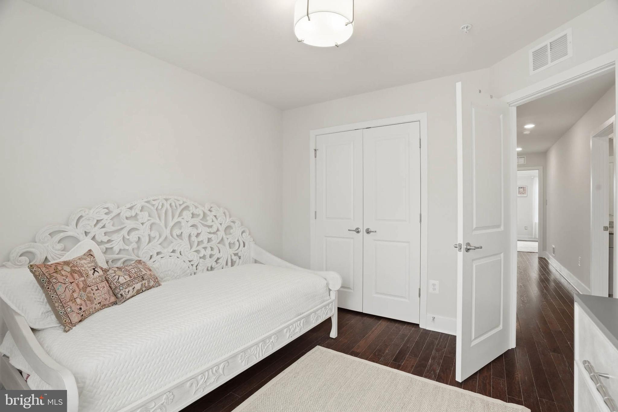 110 Bonny Way Annapolis, MD 21403 - Photo 27 of 35 a bedroom with a bed and a couch