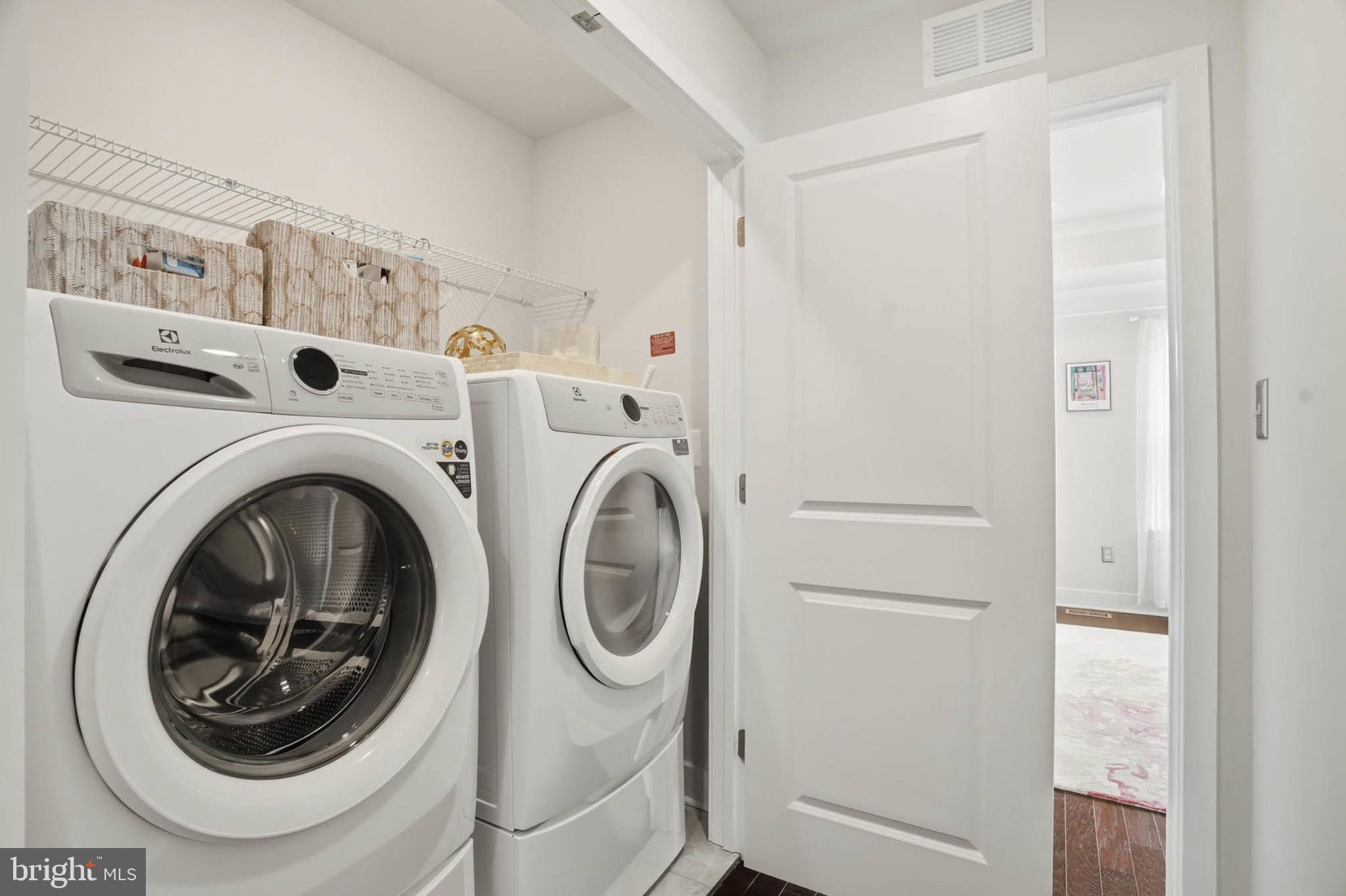 110 Bonny Way Annapolis, MD 21403 - Photo 29 of 35 a view of a hallway with washer and dryer