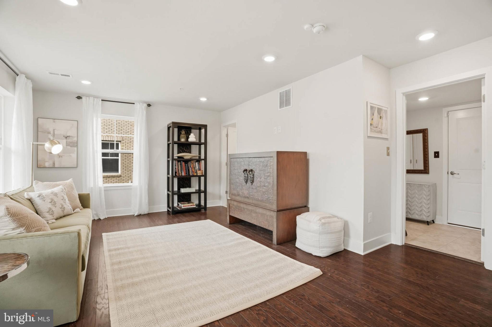 110 Bonny Way Annapolis, MD 21403 - Photo 6 of 35 a living room with furniture and wooden floor