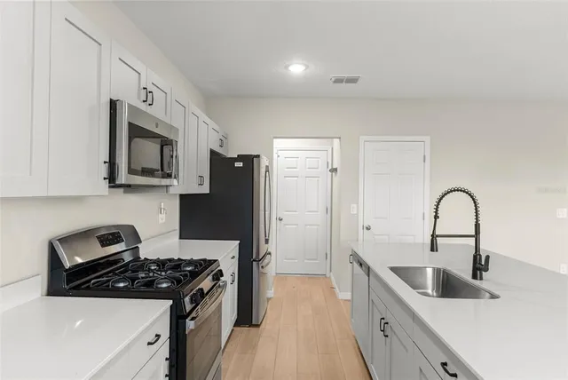 $3,200 | 12608 Hysmith Loop, Parrish, FL 34219