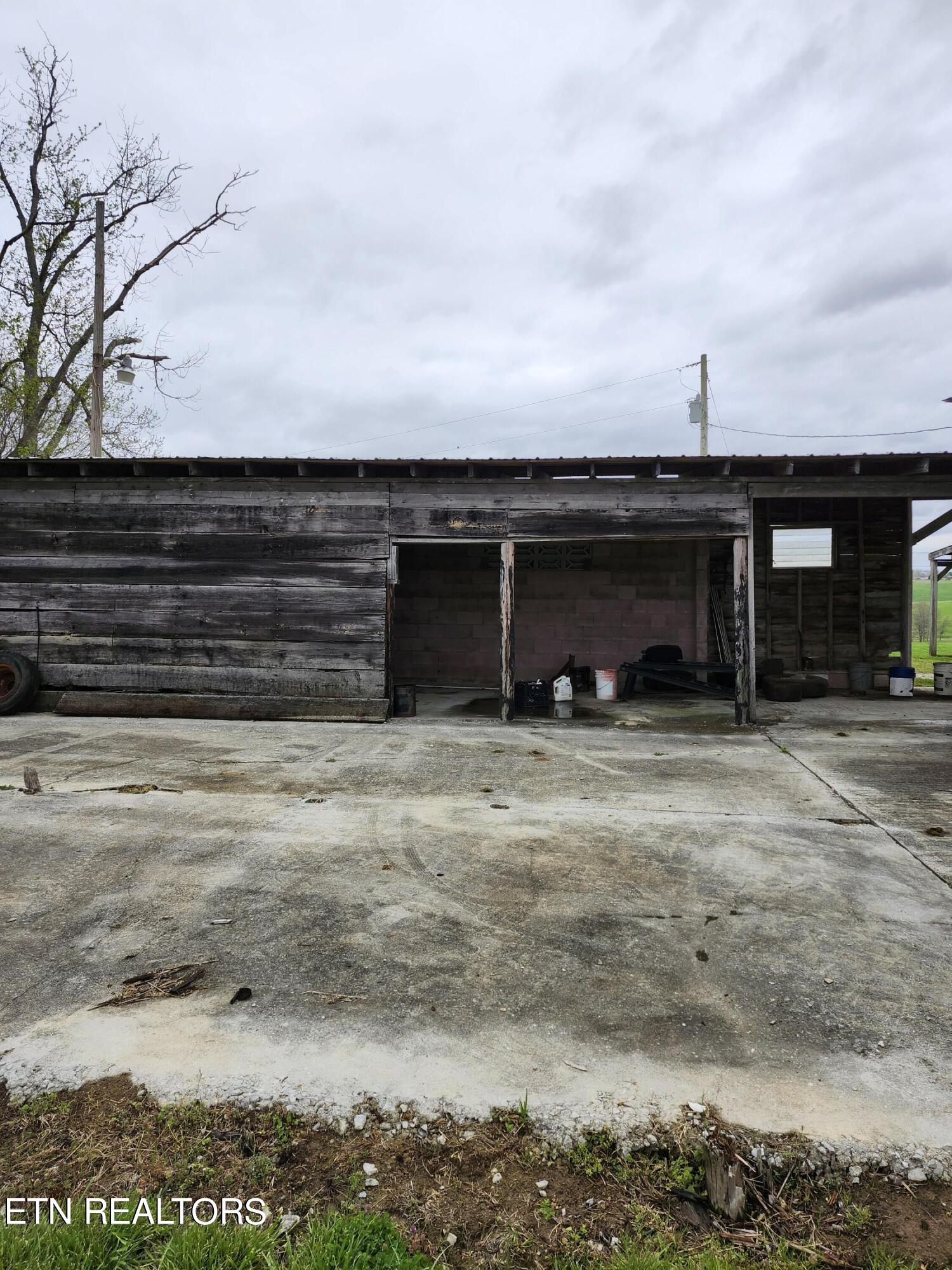 715 Spring Creek Road Dandridge, TN 37725 - Photo 34 of 57 20240404_090932