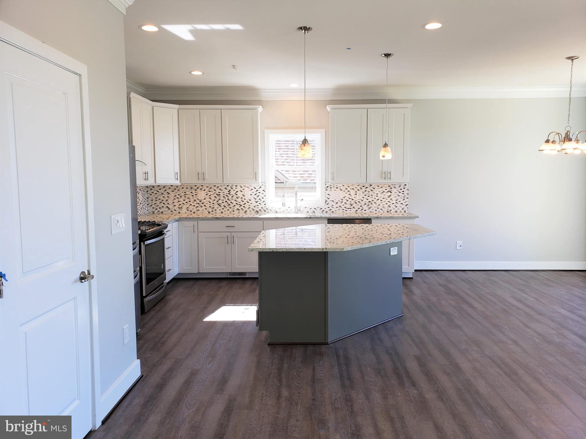 8204 Northview Road Baltimore, MD 21222 - Photo 2 of 43 Kitchen frm Family Room - Great Entertaining Space