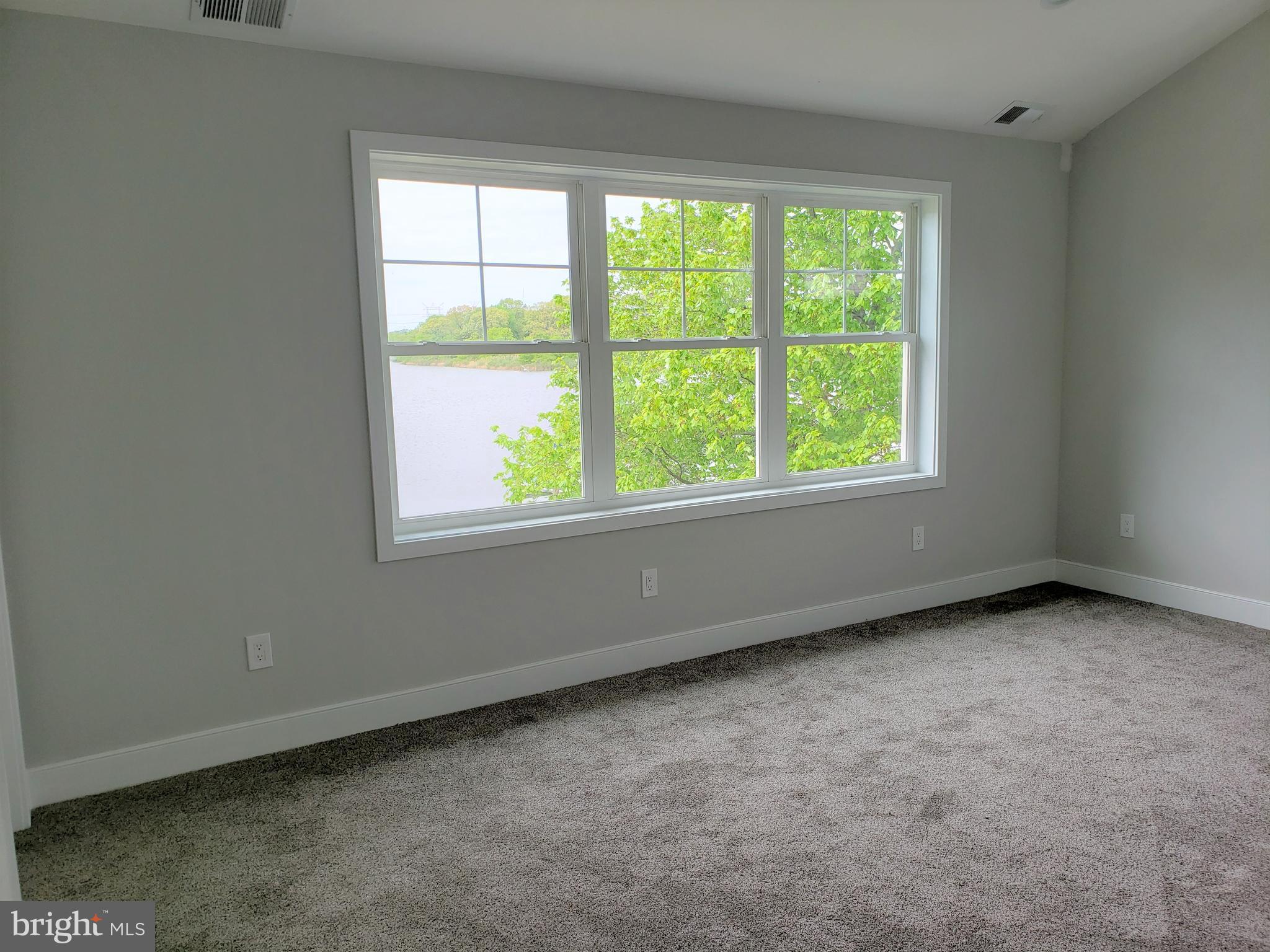 8204 Northview Road Baltimore, MD 21222 - Photo 20 of 43 Master with nine feet of glass