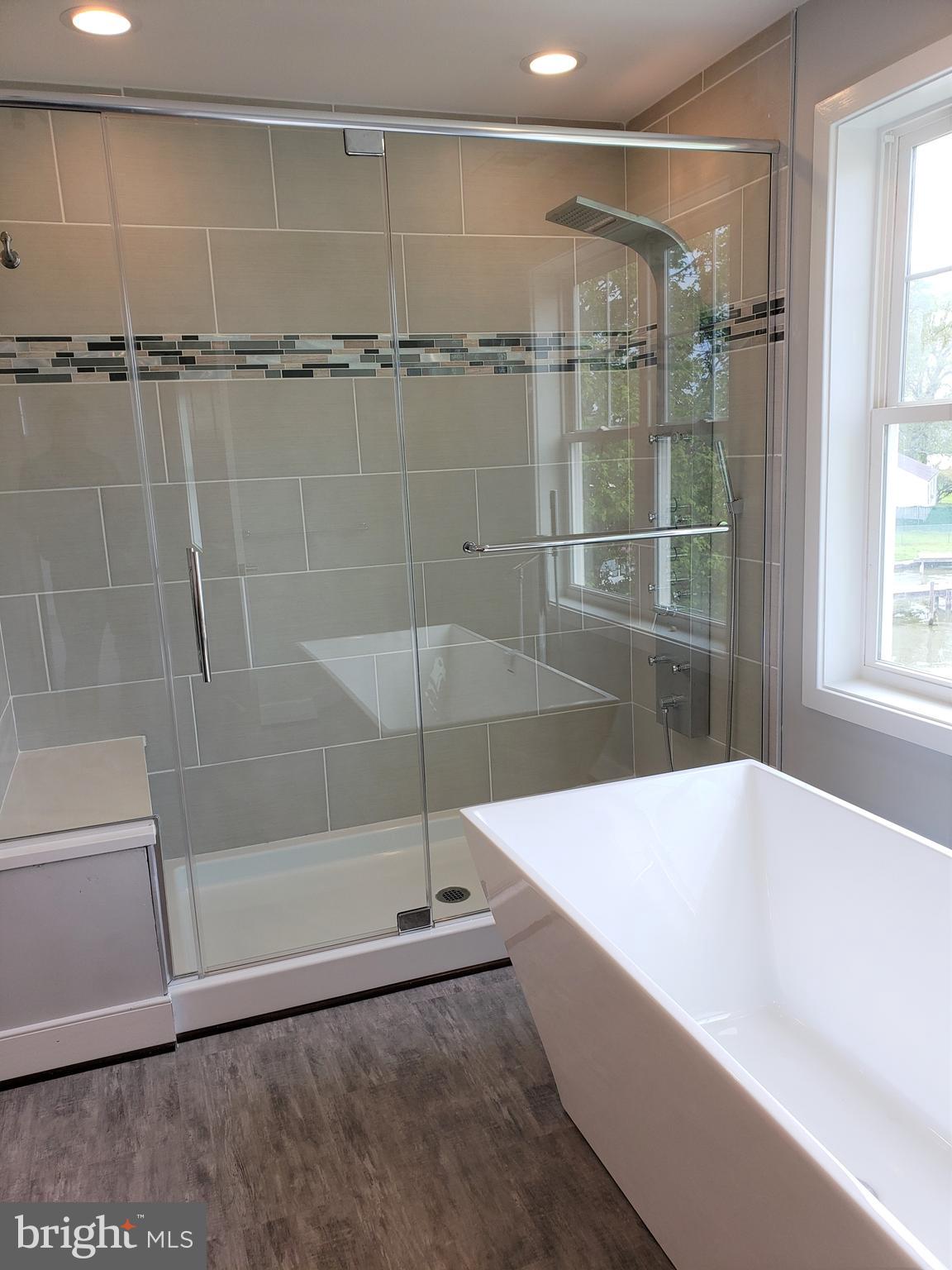 8204 Northview Road Baltimore, MD 21222 - Photo 23 of 43 Bench in Shower