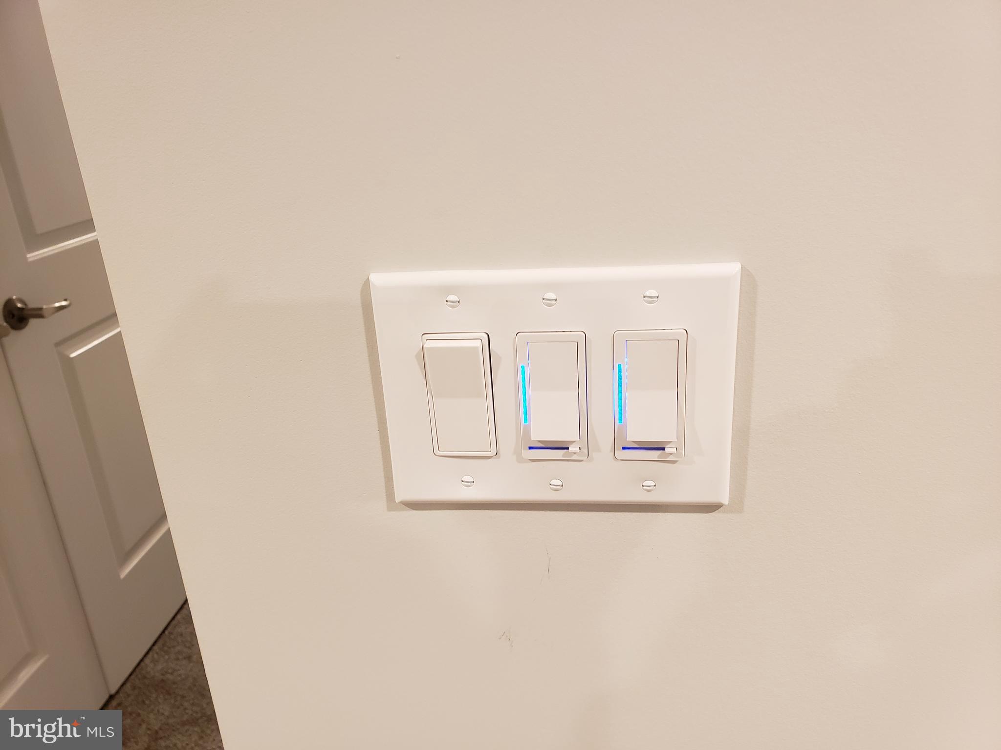 8204 Northview Road Baltimore, MD 21222 - Photo 35 of 43 Electronic LED Dimmers