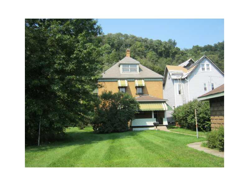 114 Blue Ridge Avenue Natrona, PA 15065 - Photo 2 of 3 Exterior Back.