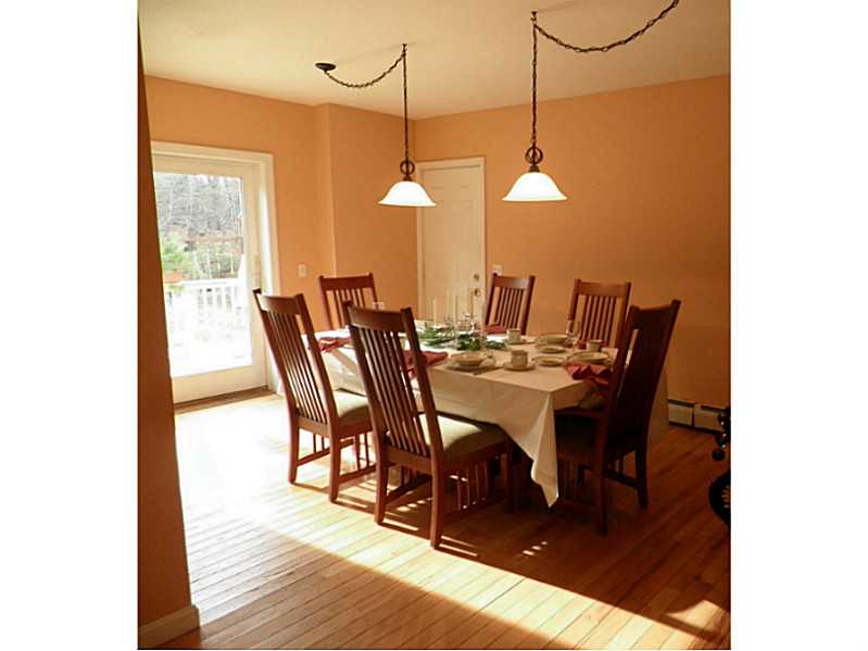 331 Richardson Road Coventry, RI 02816 - Photo 6 of 25 Dining Room.