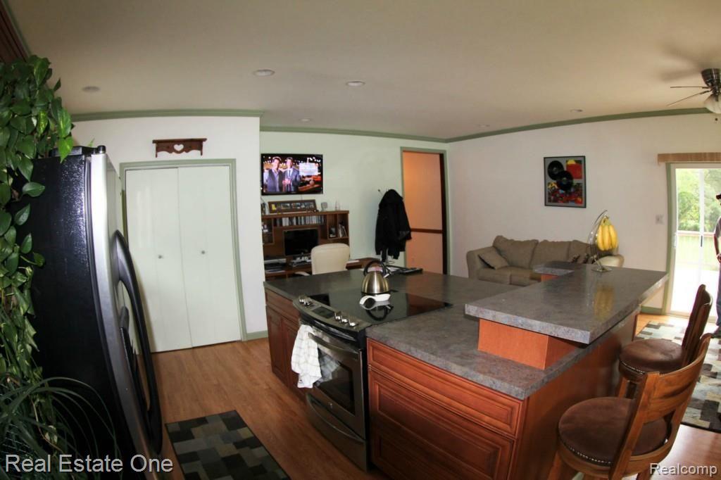 893 Willard Avenue Rochester, MI 48307 - Photo 34 of 44 LizInDetroit_893Willard-34.jpg