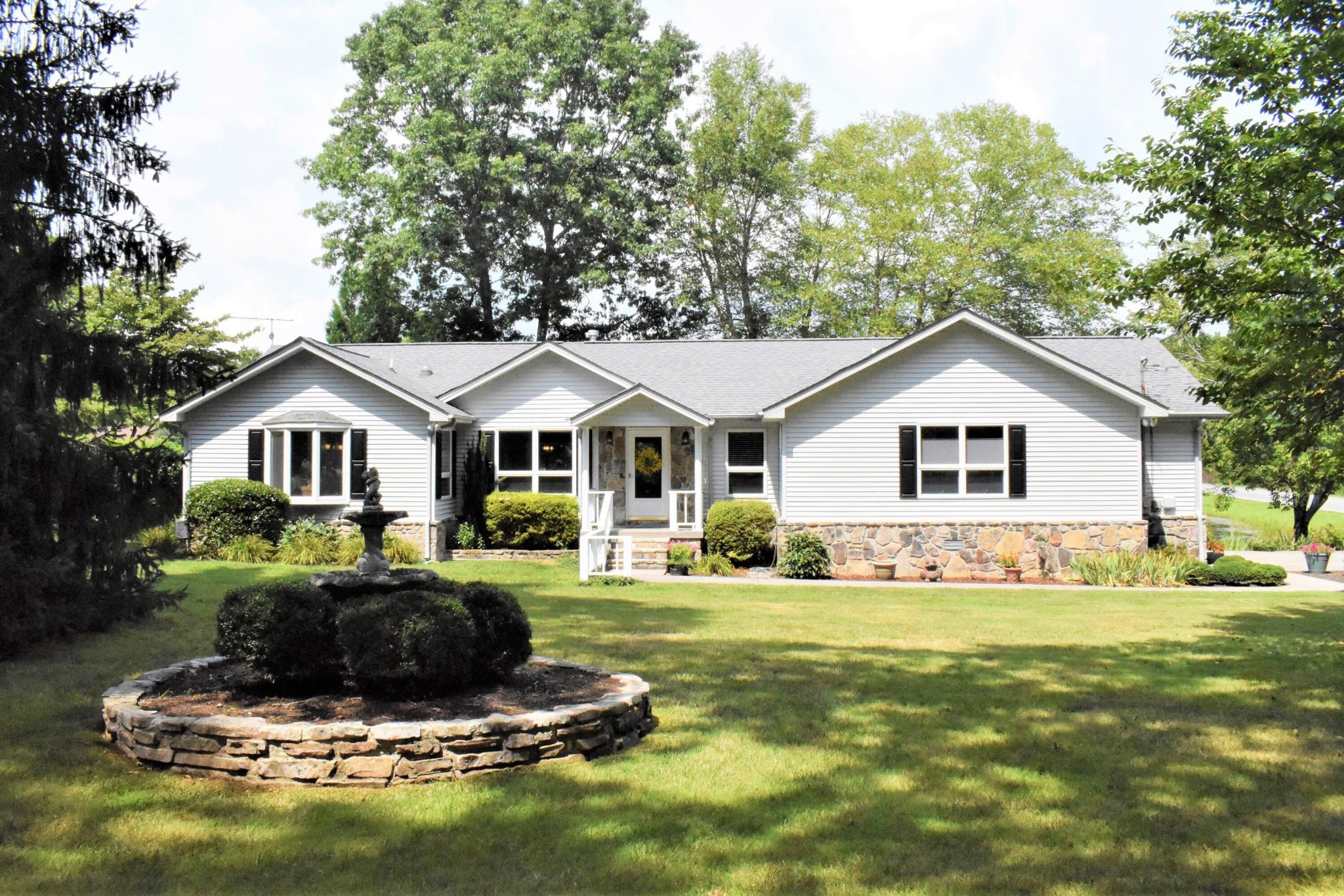 124 Malvern Road Crossville, TN 38558 - Photo 1 of 40 Gallery Image 1
