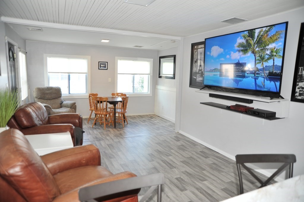 14 Barnes Street Wareham, MA 02571 - Photo 7 of 18 Gallery Image 7