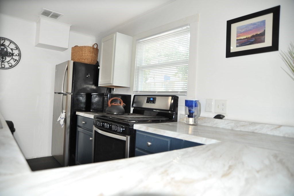 14 Barnes Street Wareham, MA 02571 - Photo 8 of 18 Gallery Image 8